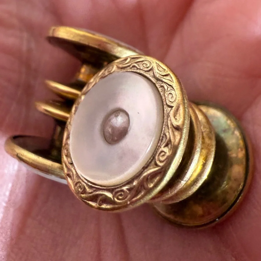 Vintage 1920-1940 Retro Art Deco Mother of Pearl etched Gold Cufflinks